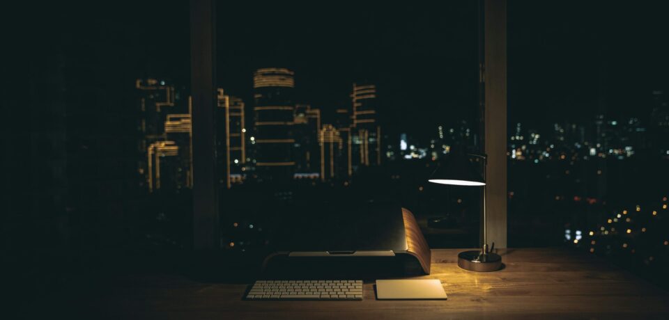 photo-1510851896000-498520af2236